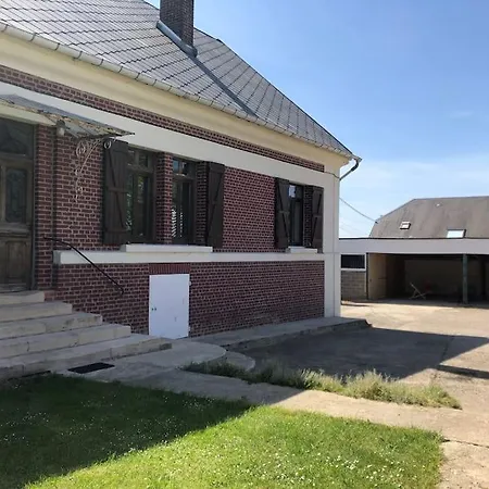 Maison De Famille Casa de Férias Driencourt